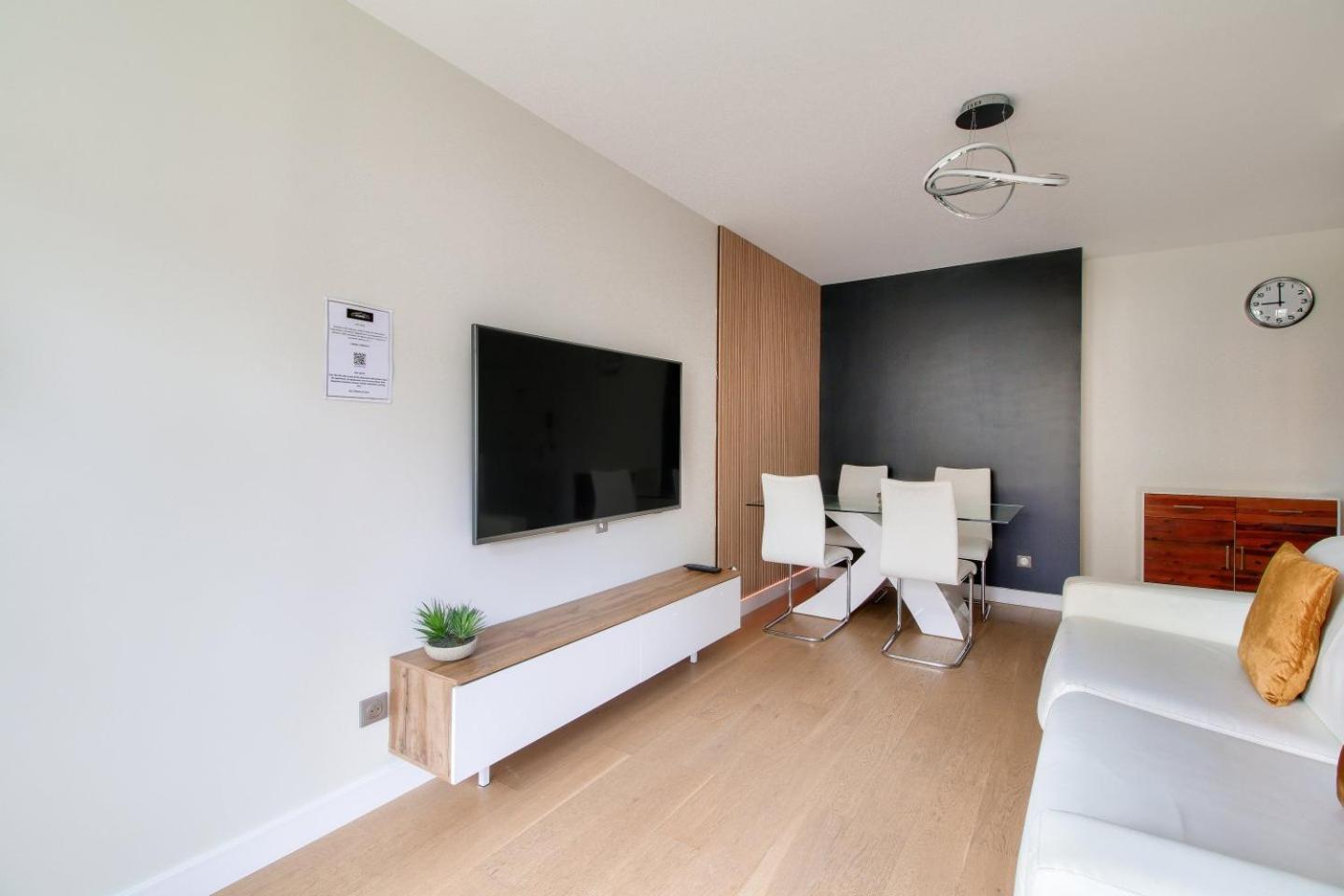 123Home - Suite & Spa Xl มองต์เตฮวา ภายนอก รูปภาพ