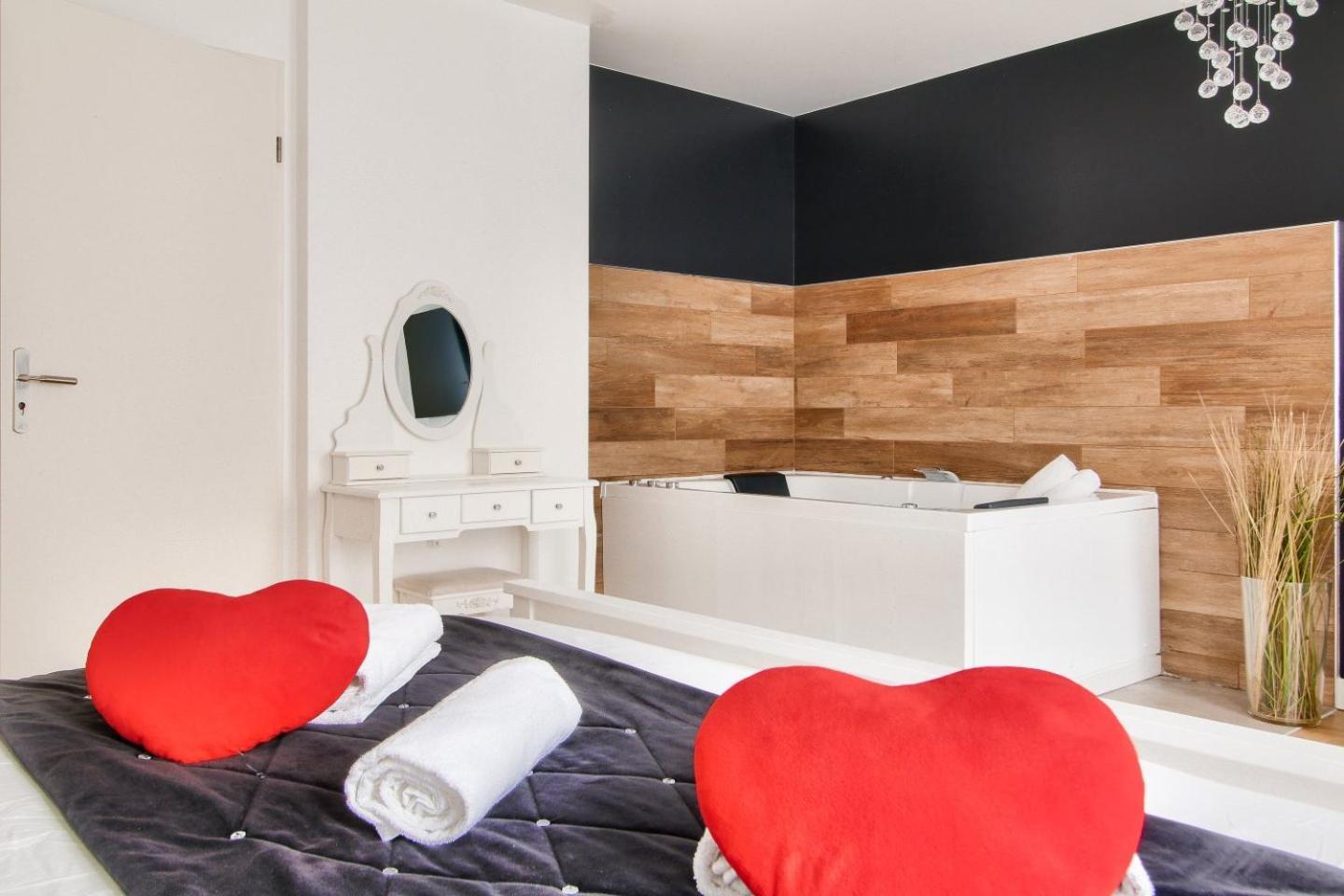 123Home - Suite & Spa Xl มองต์เตฮวา ภายนอก รูปภาพ